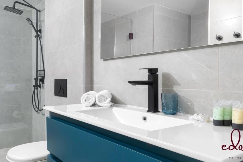 Apartment דירה יוקרתית עם נוף משגע ליד הים - By Edom